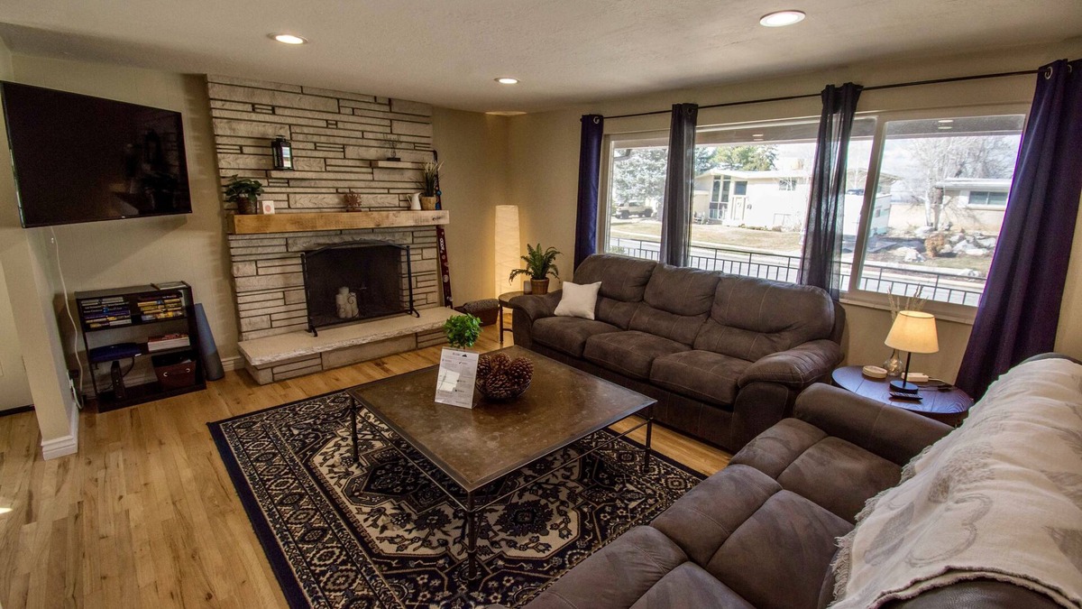 Cottonwood Heights House | Early Bird Discount - Ski House with workspace + VIEWS!