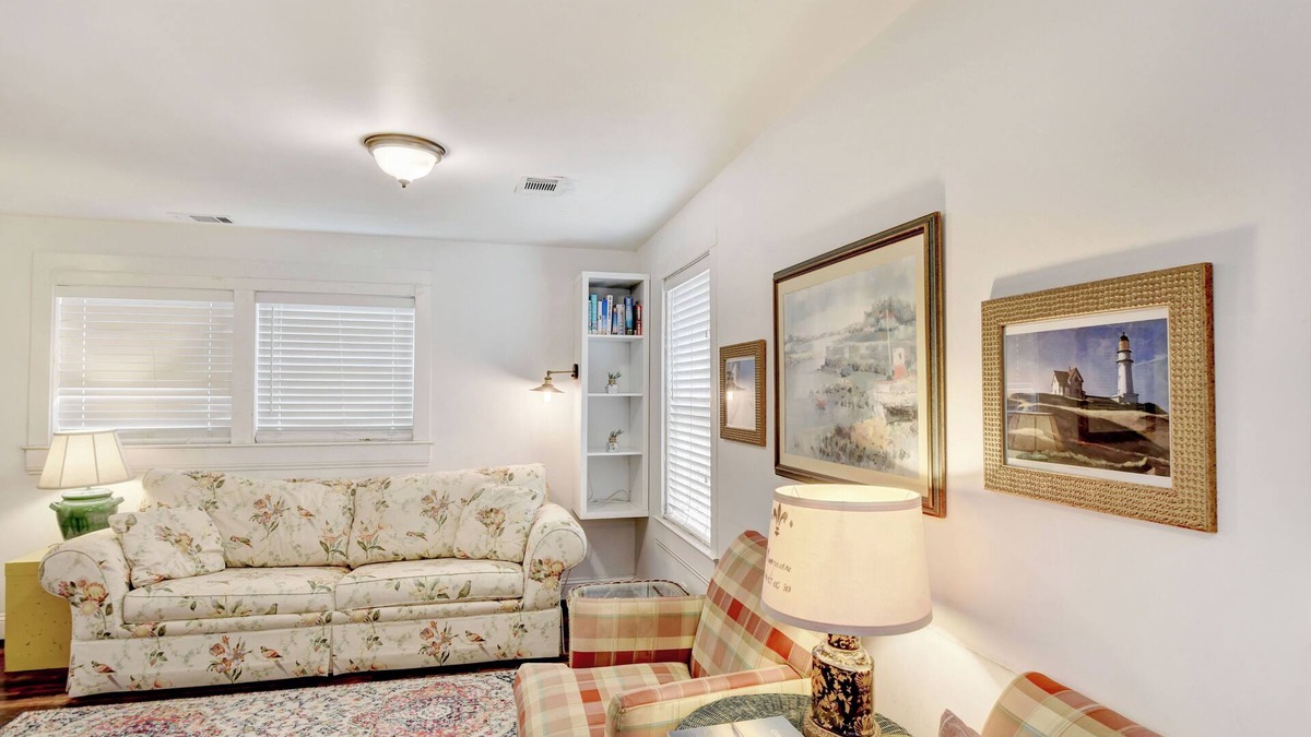 East Beach House | East Beach Bungalow Dog Friendly Best Deal on St. Simons