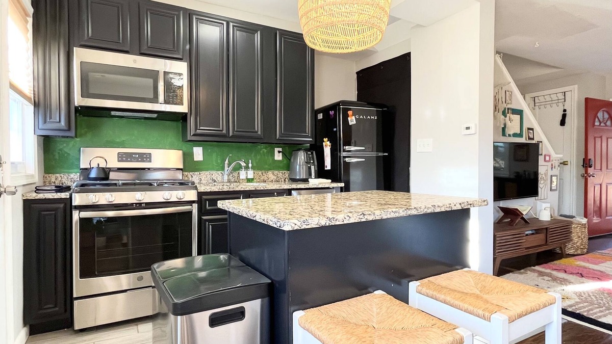 Northeast House | East Boundary Stone 3BR/2BA Townhome - Free St. Parking