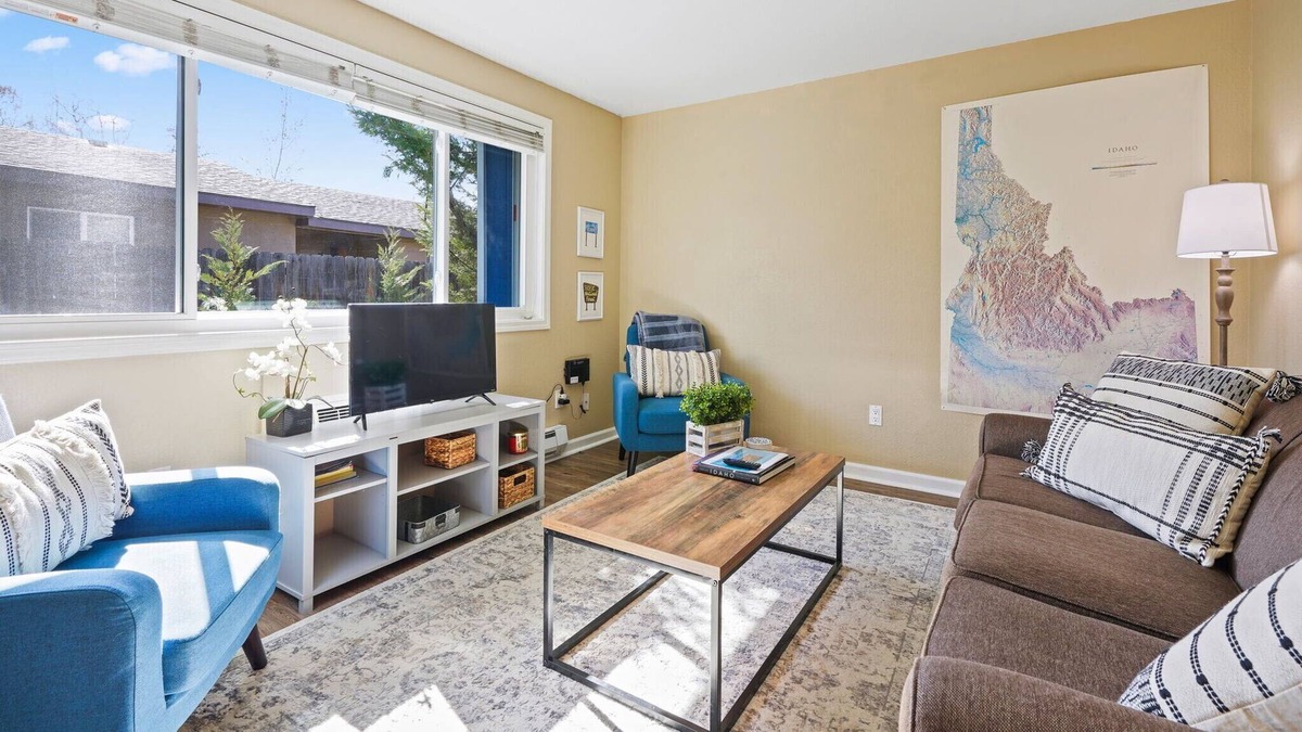 East End House | East End Getaway (near downtown, St. Lukes & BSU!)