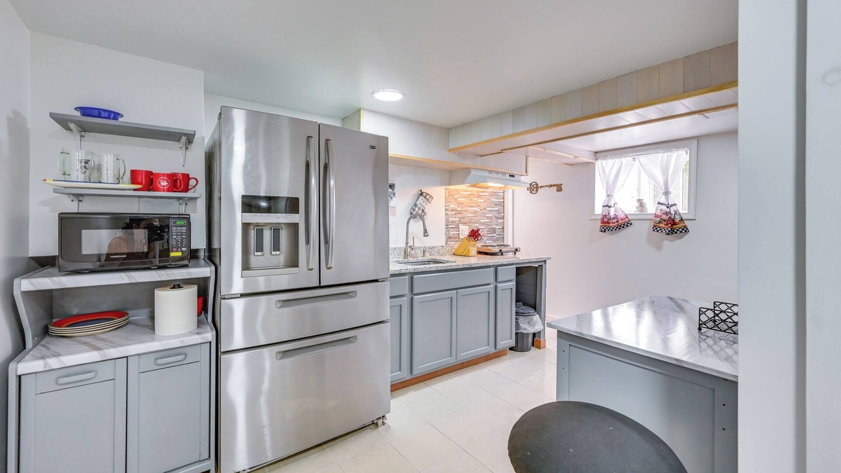 Silver Lane Apartment | East Hartford Studio ~ 4 Mi to Downtown Hartford!
