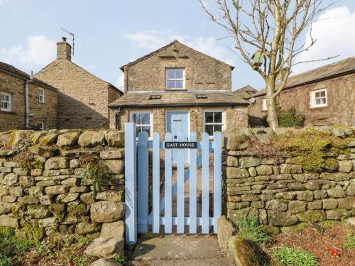 Hawes Apartment | East House