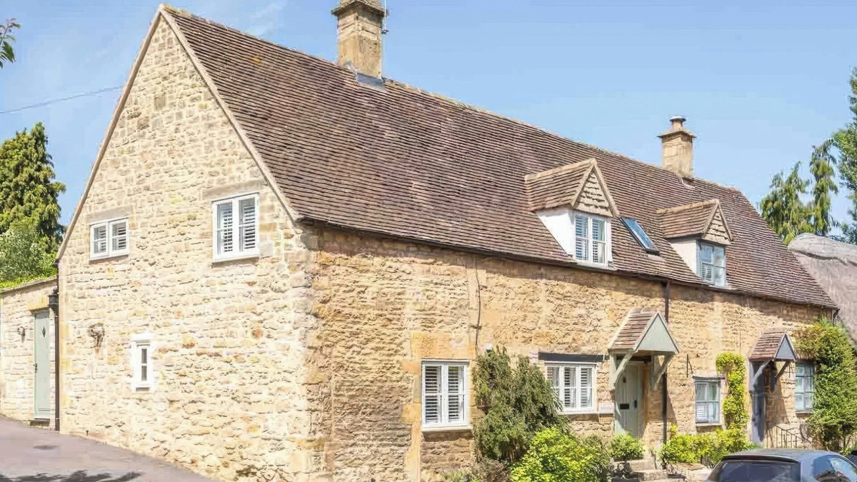Chipping Campden Cottage | EAST LEAZE, pet friendly, with a garden in Chipping Campden