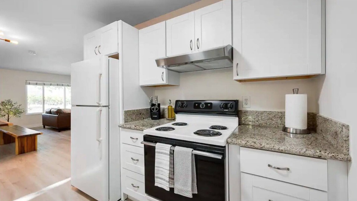 Geyserville House | East Lytton Station Vineyard House