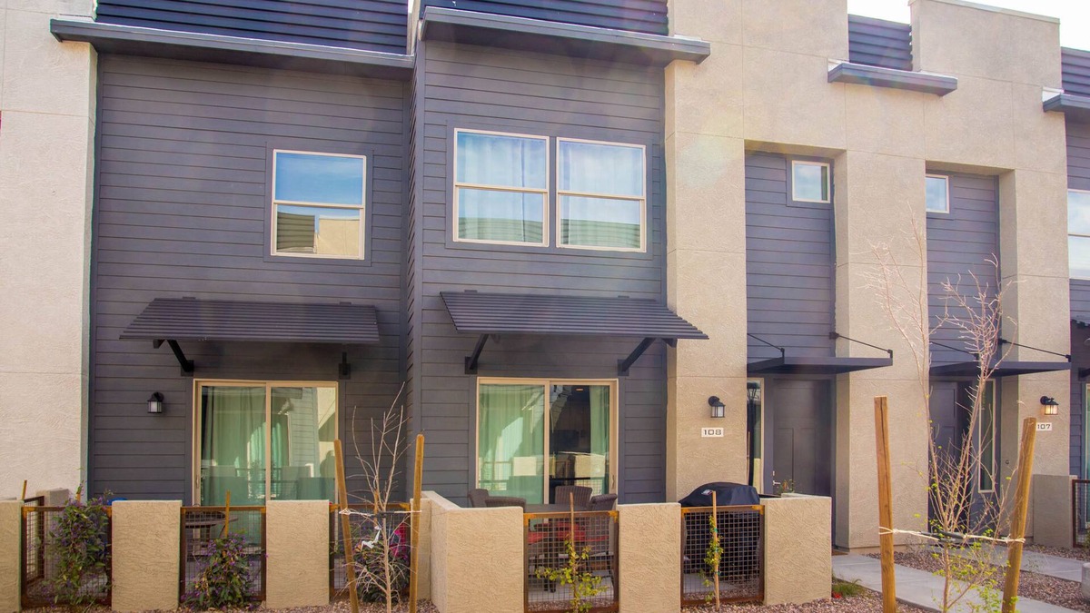 East Mesa Condo | East Mesa - Newer Condo Rental