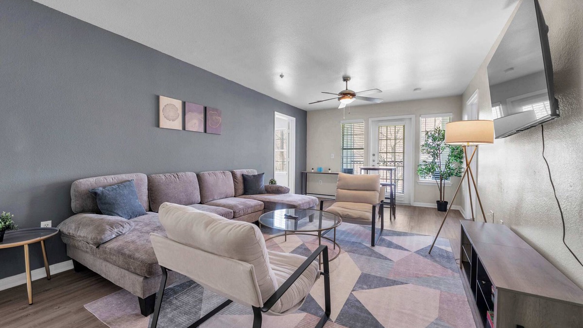 Pleasant Valley Apartment | East Riverside Serenity: Spacious 4 BR/4 BA Haven