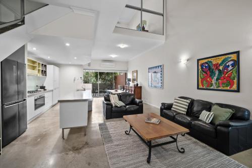 Fortitude Valley Apartment | East Village James Street