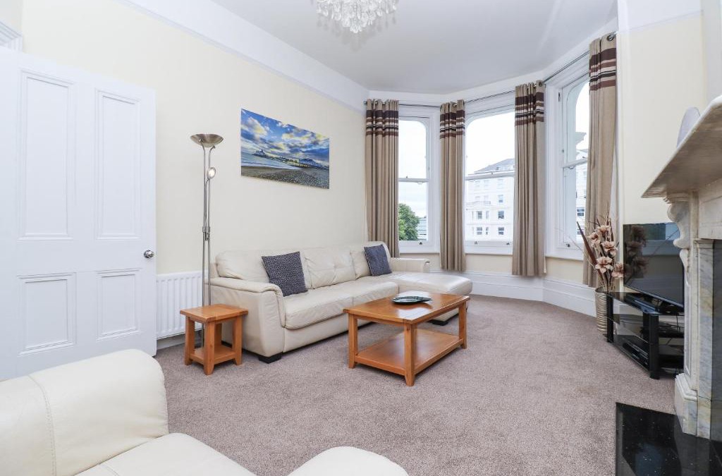 Eastbourne Seafront Apartment | Eastbourne Sea View Apartment