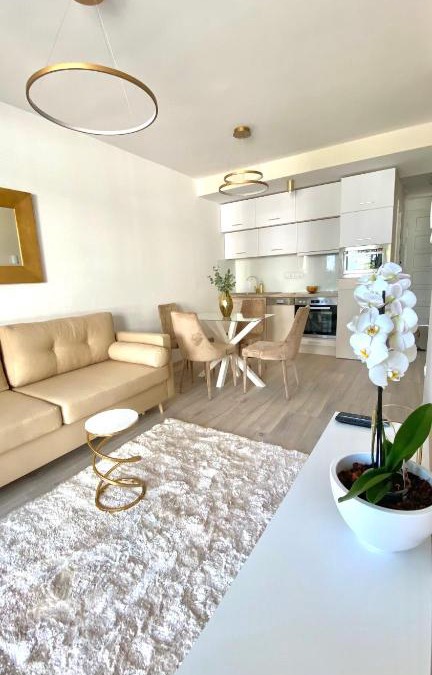 Alsóörs Apartment | Eastlake Apartman