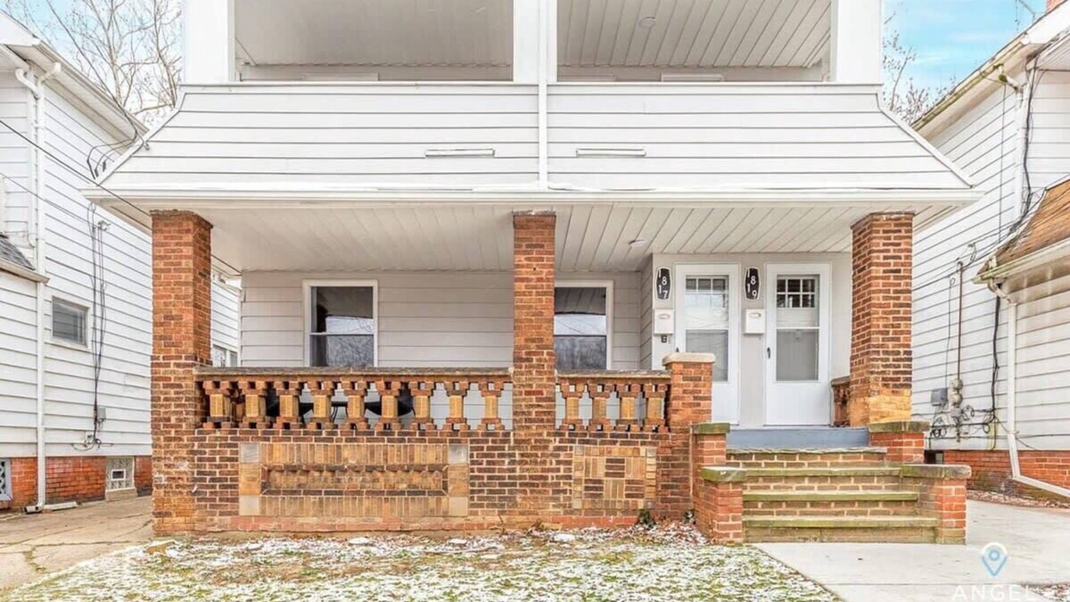 Old Brooklyn Apartment | Easy Access to Downtown | Smart TV, WiFi & Parking
