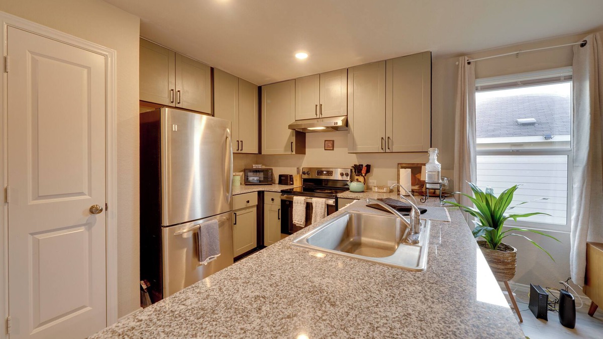San Antonio Cottage | Easy Access to Dtwn San Antonio: Suburban Home