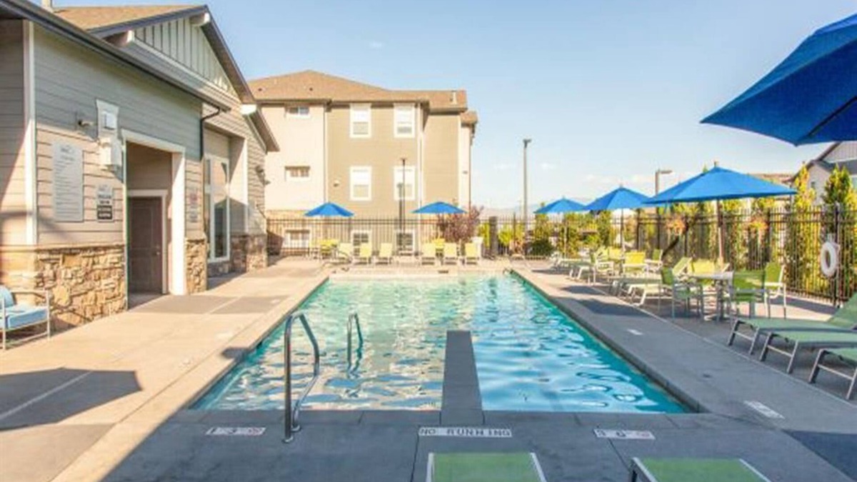 Suncrest Apartment | Easy Access to I-15, Comfy Bed, Hot Tub, Gym