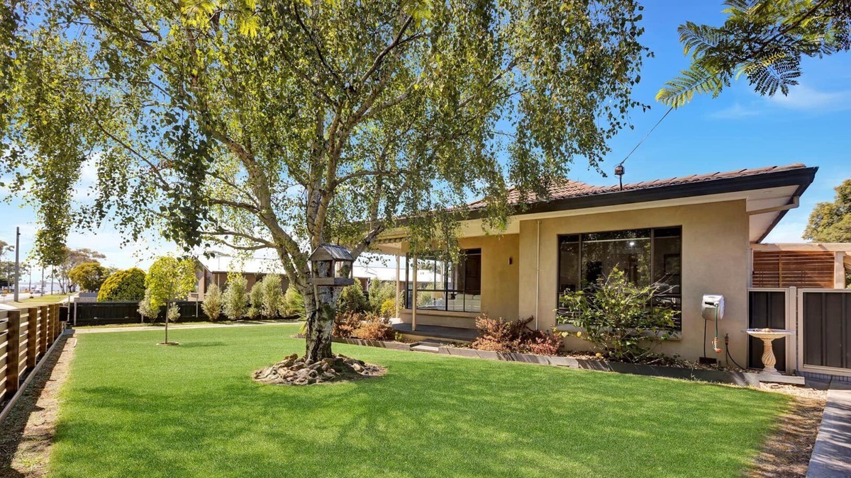 Eagle Point House | Easy access to the Gippsland Lakes and walking tracks