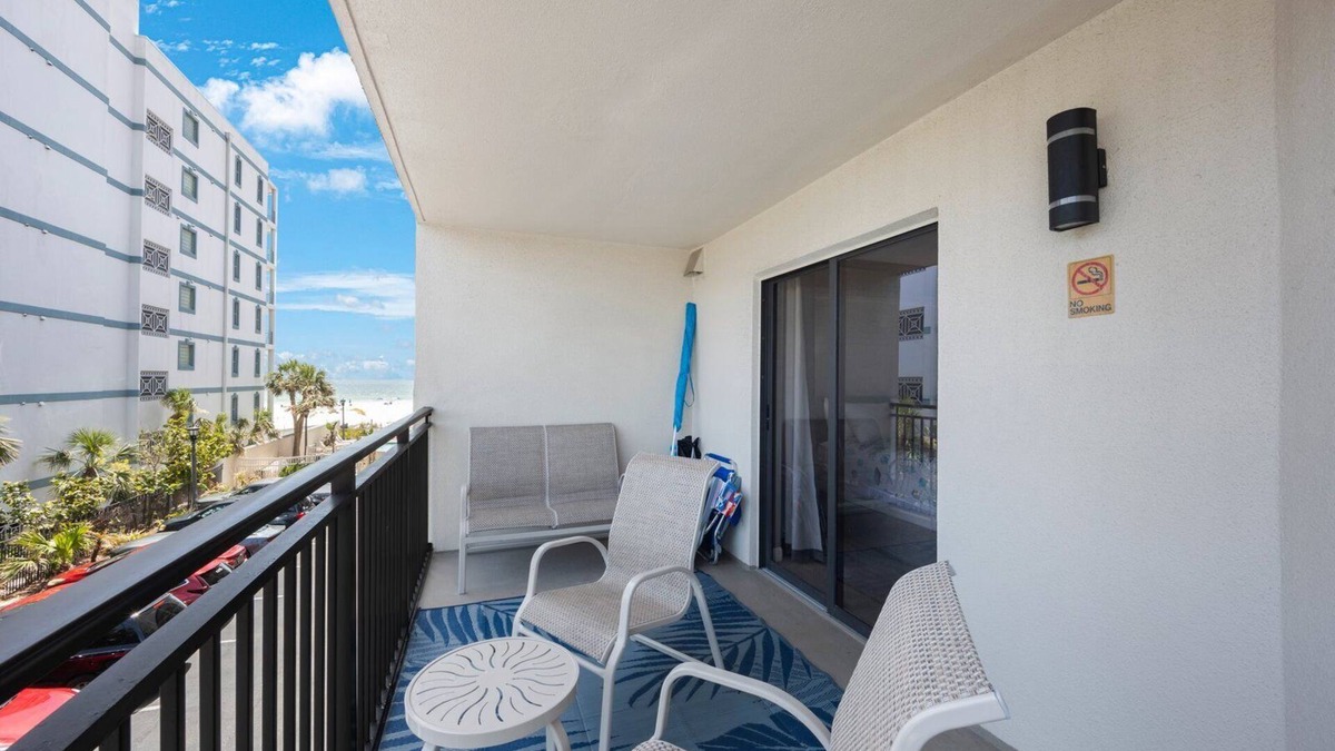 Belle Vista Condo | Easy Coastal Escape | Walk to Fun