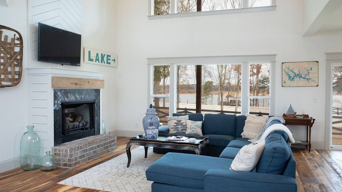 Winchester House | Easy Peasy -lakefront home Tim’s Ford Lake -golf cart seats 6, in Twin Creeks