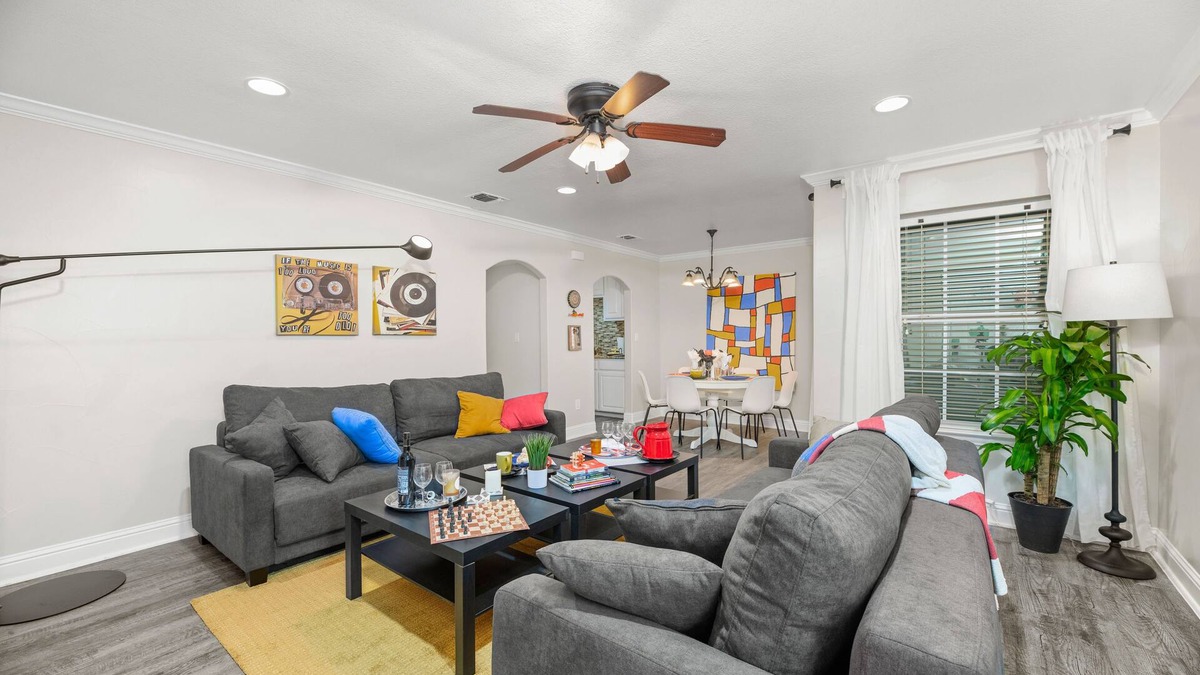 Arlington Apartment | Easy walk to AT&T Stadium/Texas Live/Globe Life Field, Sleeps 12 Comfortably!