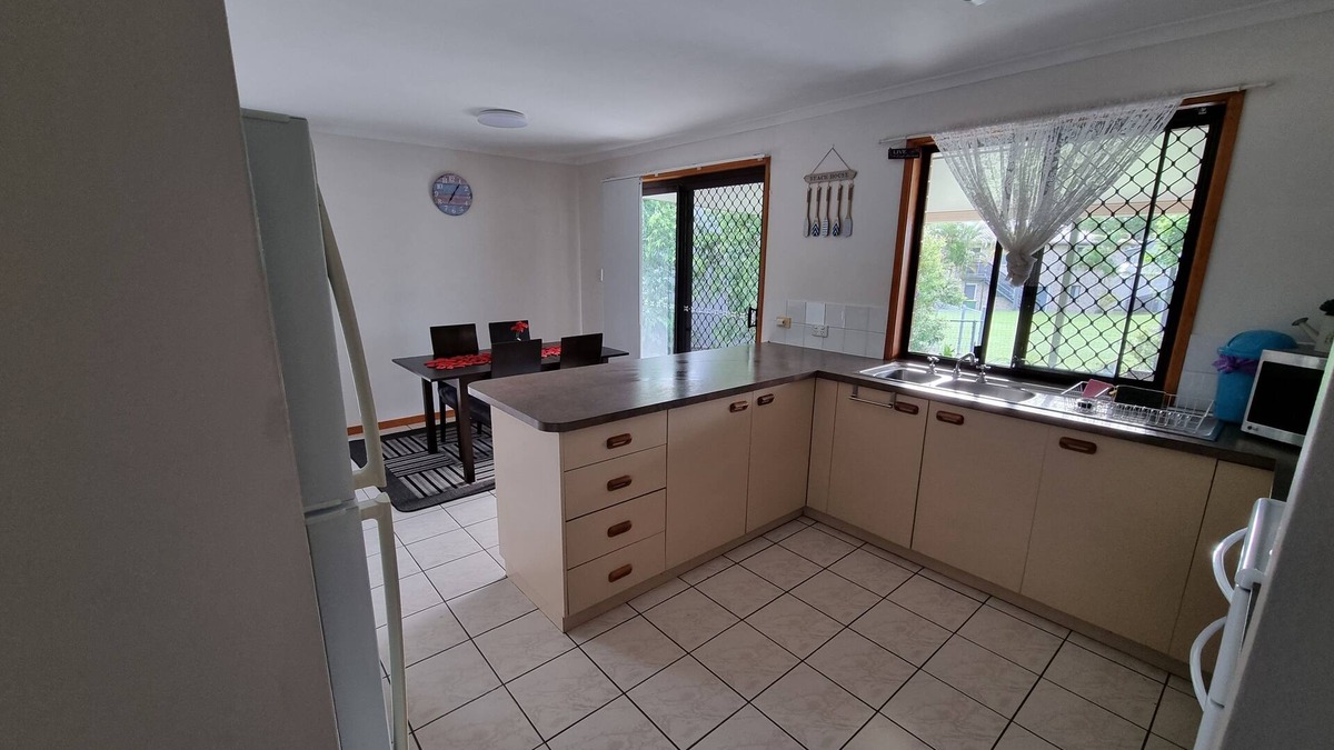 Tin Can Bay House | Easy walk to foreshore and central to all that Tin Can Bay has to offer!