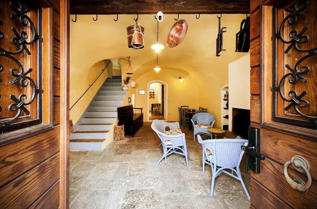 Bosa Historic Centre House | Eat sleep and wander Bosa historic central house
