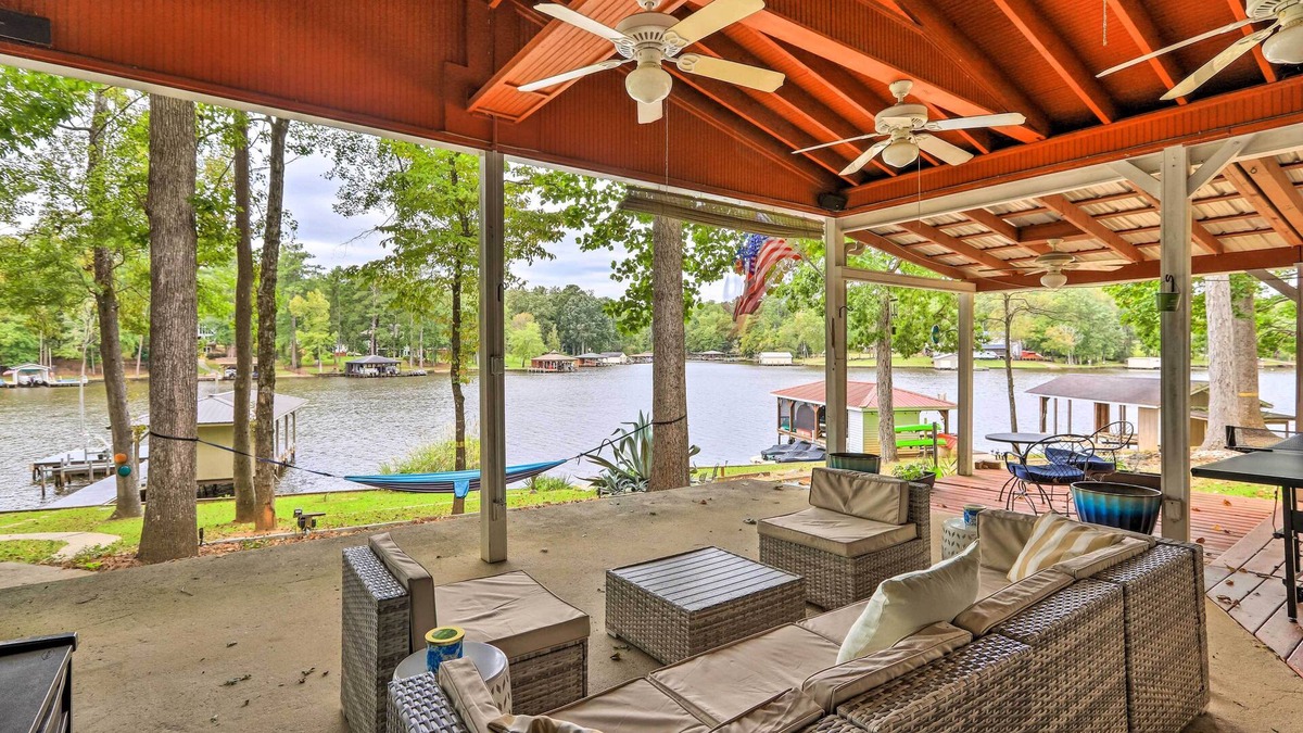 Milledgeville Cabin | Eatonton Getaway on Lake Sinclair w/Dock!