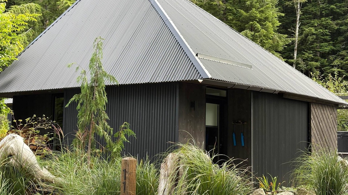 Port Renfrew Cabin | Ebb&Flow Cottages (Unit 11 - Flow)