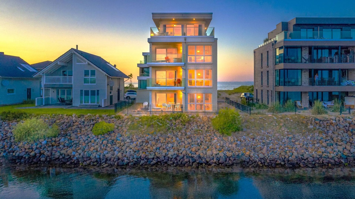 Kappeln Apartment | Ebb & flow: luxury Baltic Sea vacation apartment on the waterfront with sauna and sea view