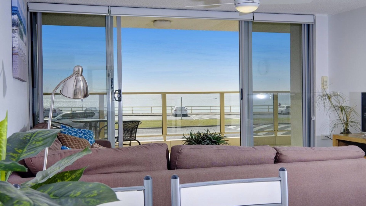 Forster Apartment | Ebbtide 2 - On Main Beach!