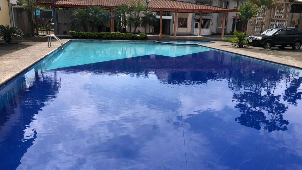 Santo Domingo de los Colorados Apartment | Departamento DE Lujo CON Piscina Y Áreas Sociales