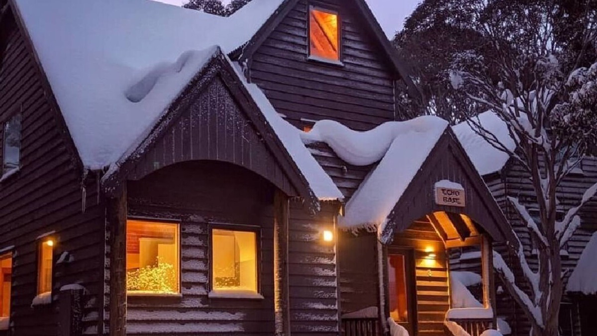 Dinner Plain House | Echo Base - perfect lodge for 10 in Dinner Plain