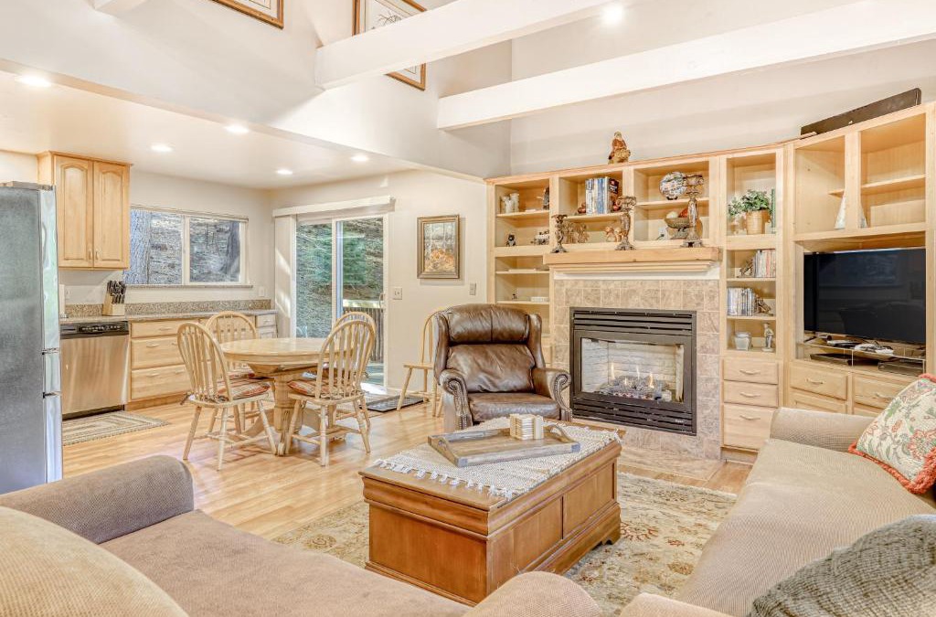 North Upper Truckee House | Echo Escape
