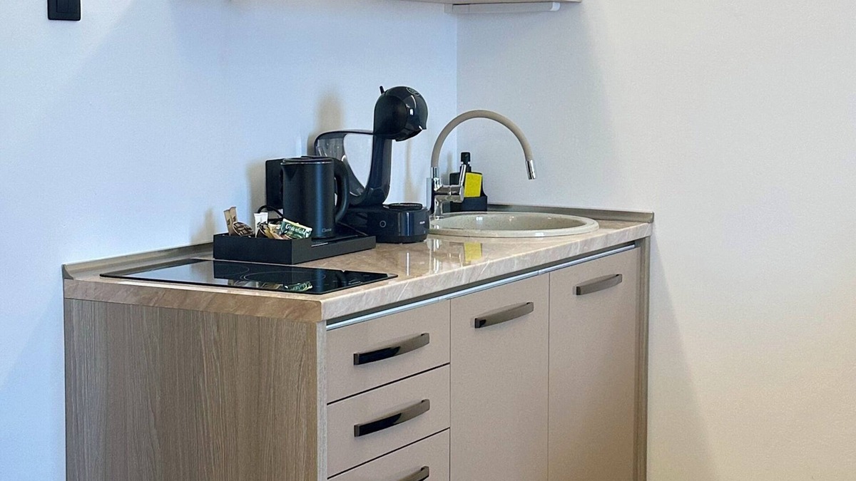 Satu Mare Apartment | Eclectic 6