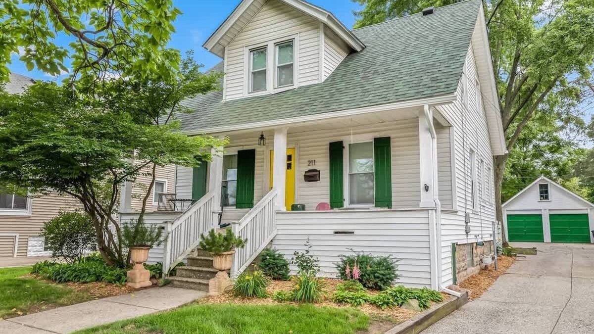 Royal Oak House | Eclectic Bungalow in the Heart of Royal Oak