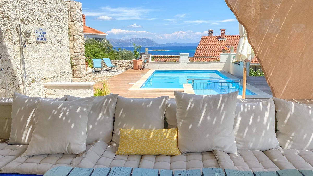 Lumbarda Apartment | Eco apartments Sunshine - Olive Tree for 4
