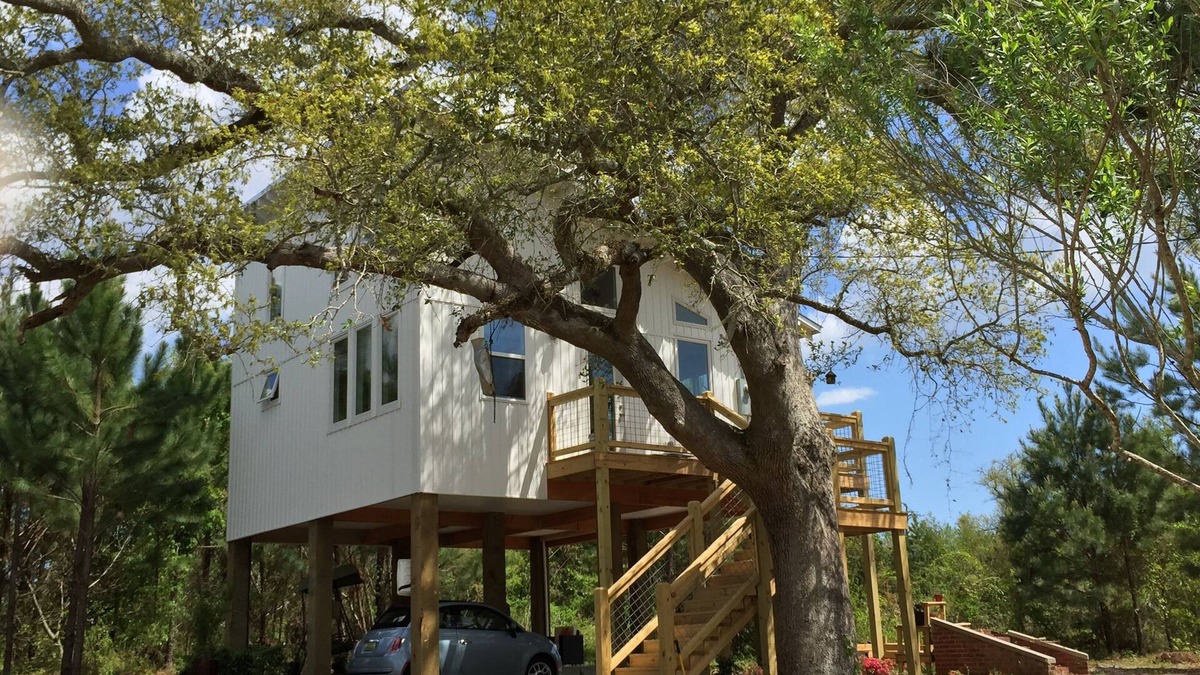 Waveland Cottage | ECO-Beach House in the Trees
