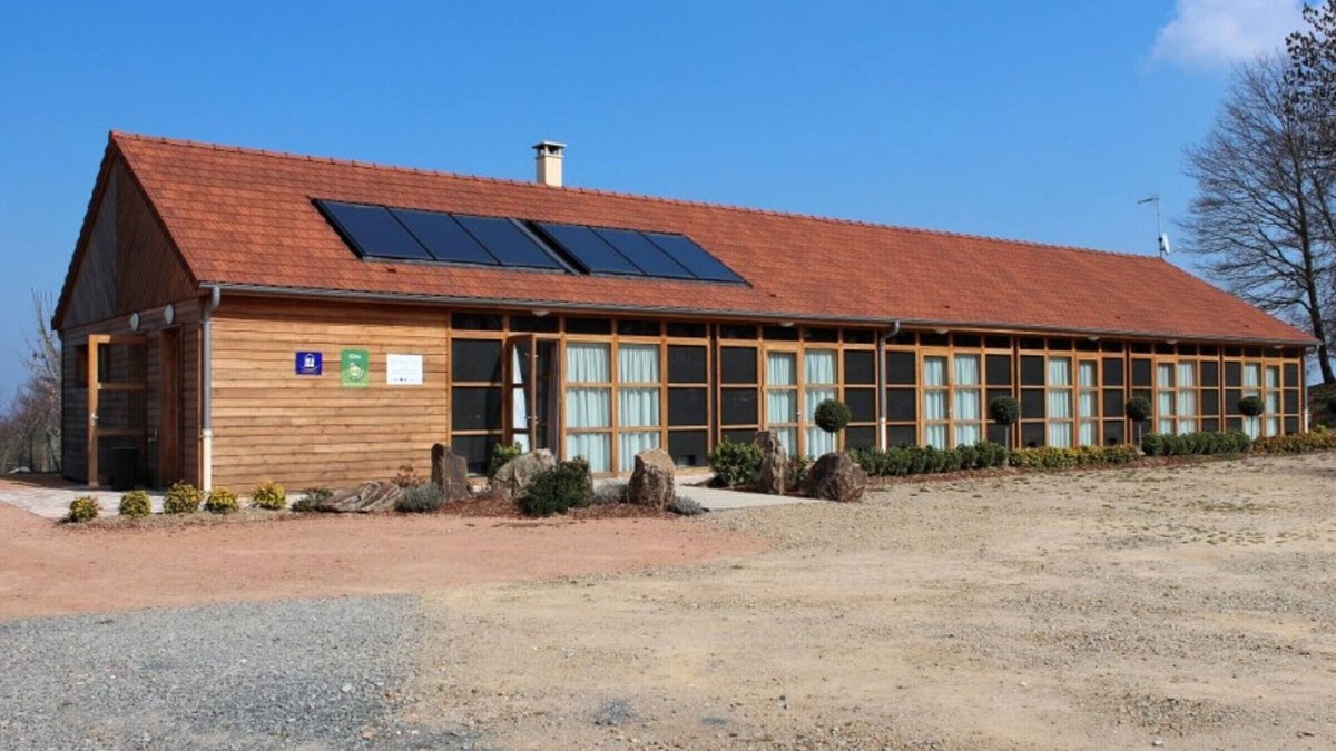 Mesples Cottage | Eco-friendly Cottage in Allier with Wifi