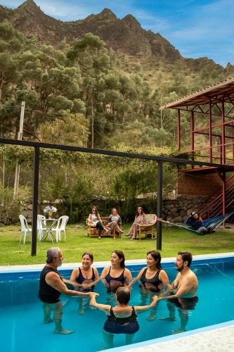 Huarocondo House | Eco Lodge Cabañas con Piscina