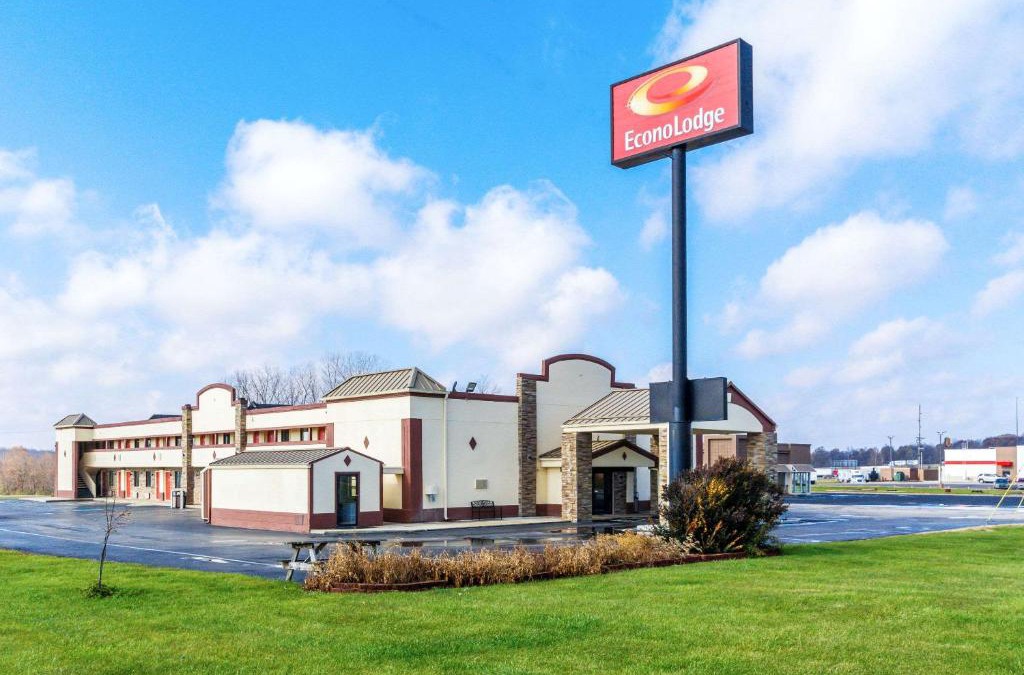 Cloverdale Cabin | Econo Lodge Cloverdale