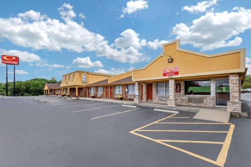 Erlanger Cabin | Econo Lodge Erlanger - Cincinnati Airport