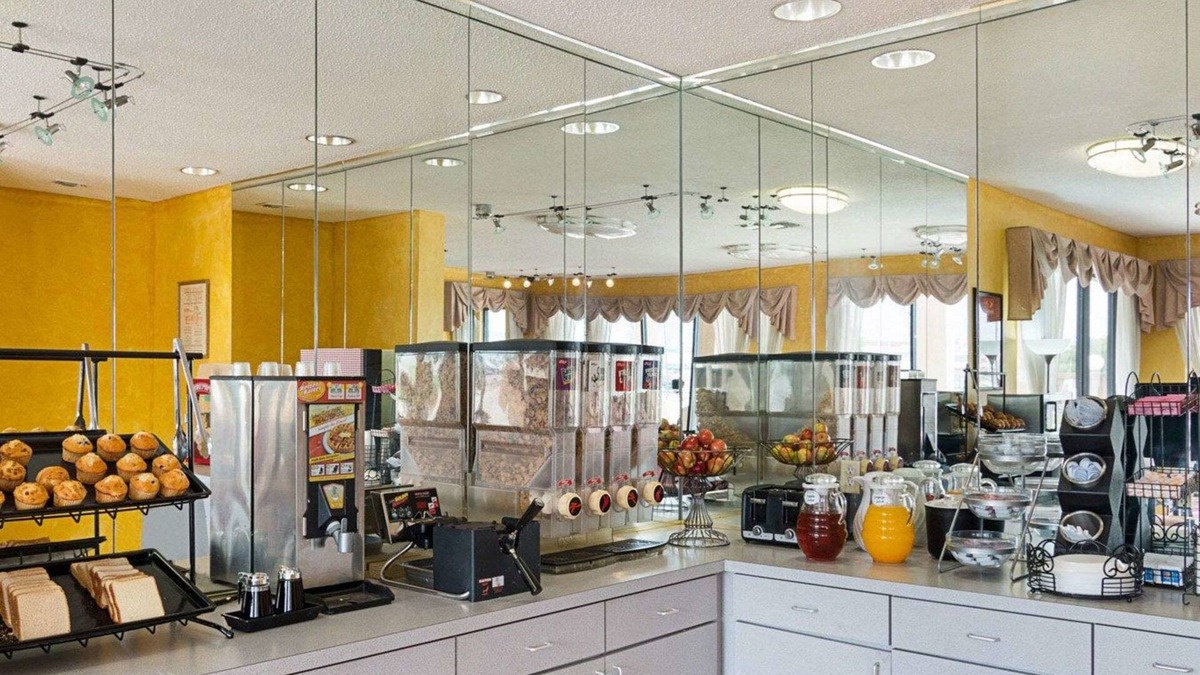 Hillsboro Hotel | Econo Lodge Hillsboro I-35