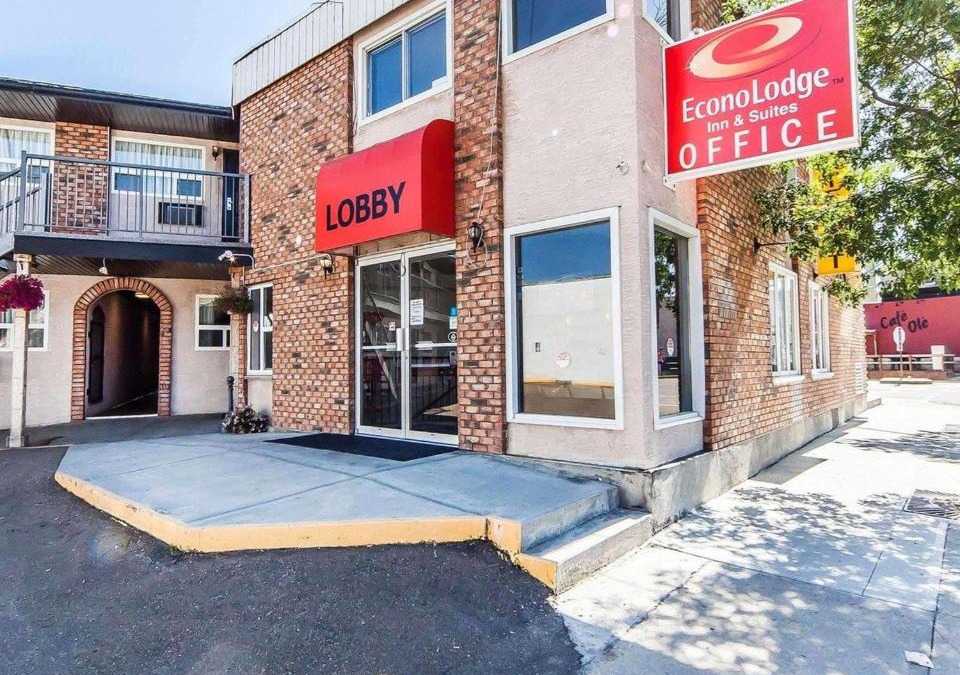 Drumheller Hotel | Econo Lodge Inn & Suites Drumheller