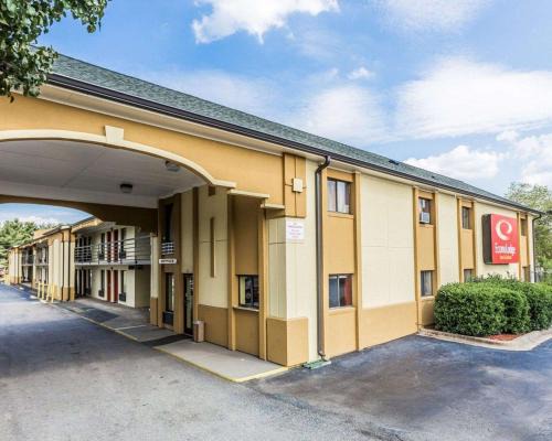 Matthews Hotel | Econo Lodge Inn & Suites Matthews - Charlotte