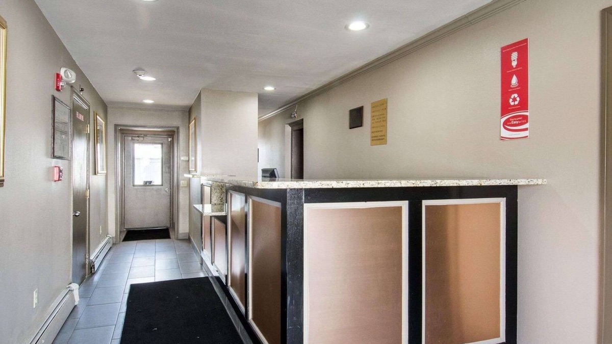 Northborough Hotel | Econo Lodge Inn & Suites