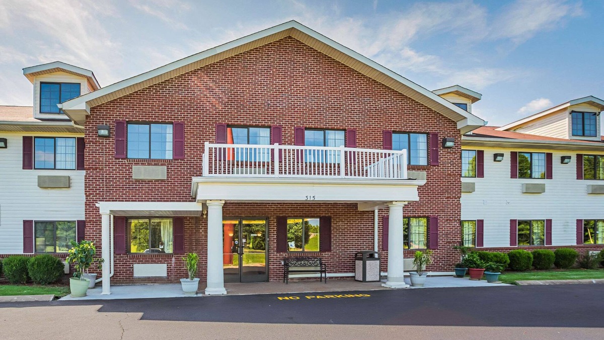 Ripley Hotel | Econo Lodge Inn & Suites