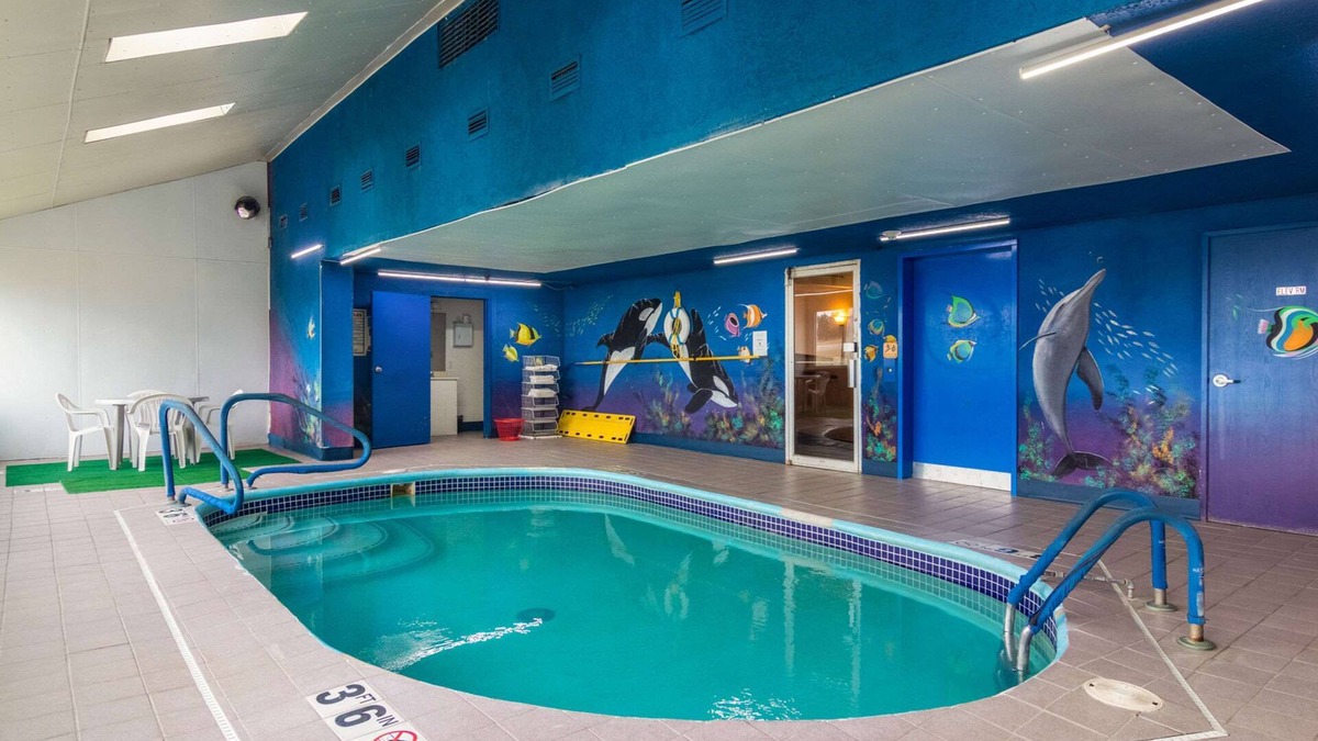 Kent Hotel | Econo Lodge Kent - Akron West
