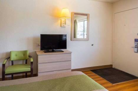 Old North End Hotel | Econo Lodge