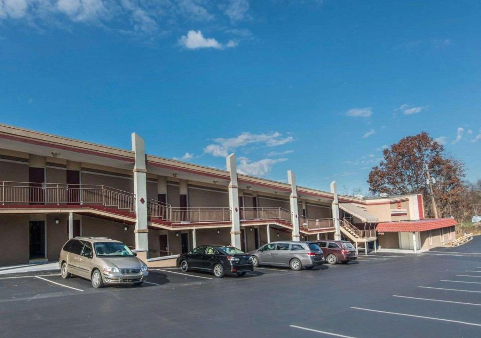 Hermitage Cabin | Econo Lodge