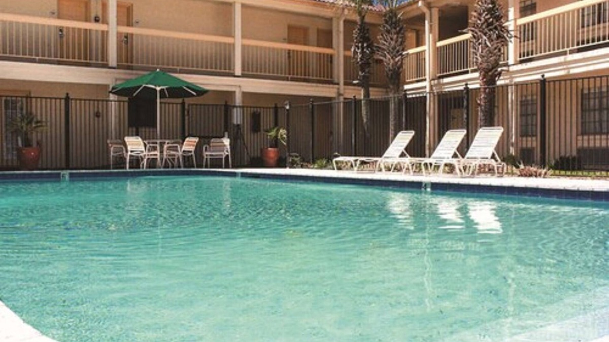 Lafayette Hotel | Econo Lodge