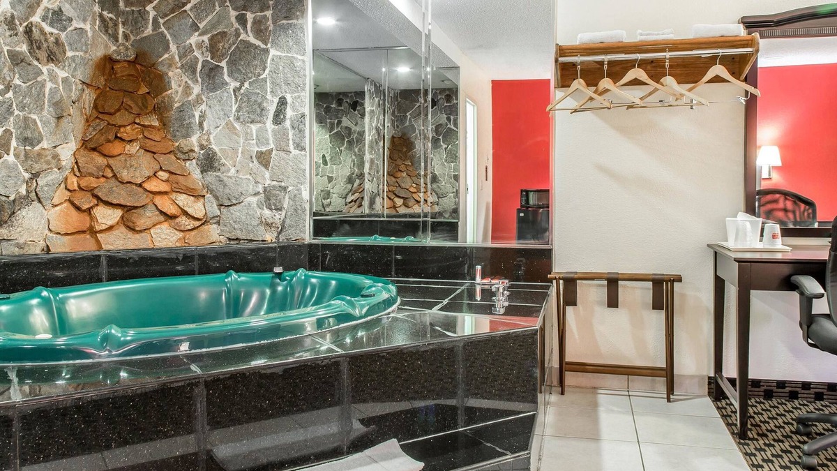 West Haven Hotel | Econo Lodge West Haven