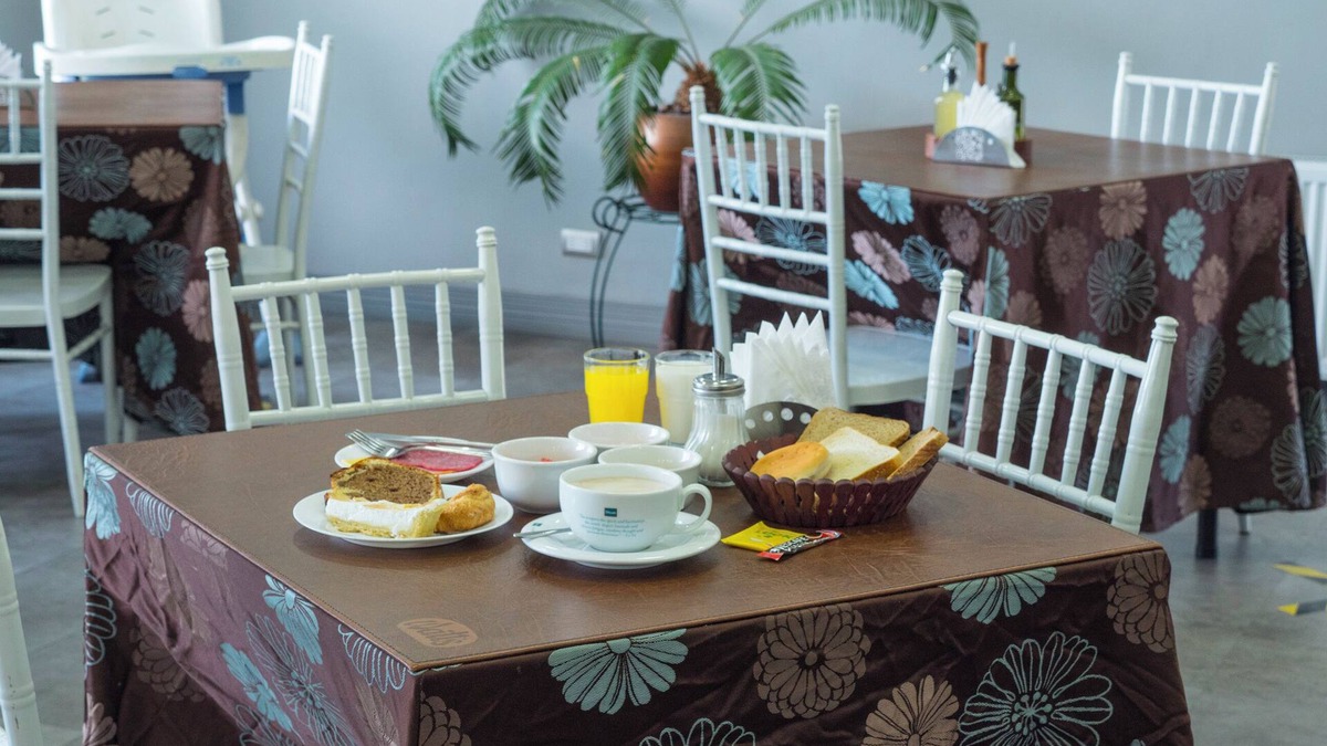 Los Angeles Hotel | Econohotel