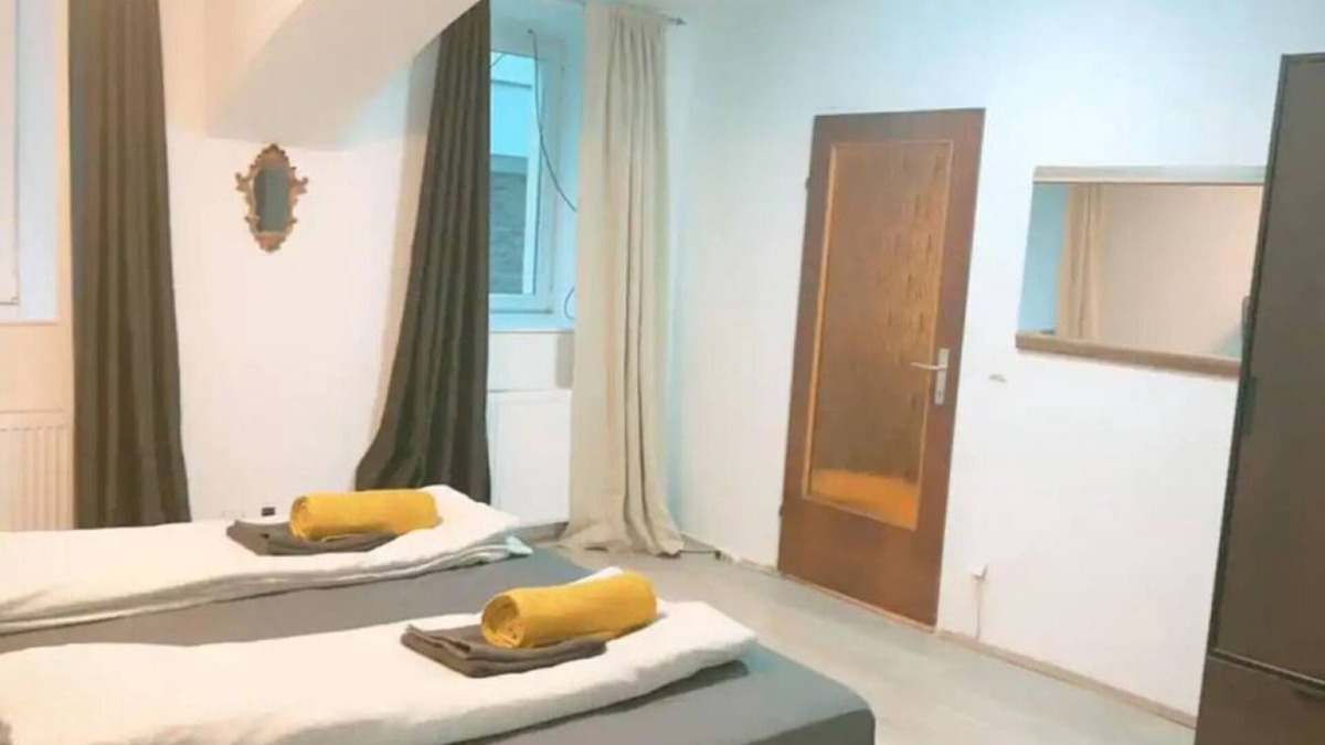 Stuwerviertel Apartment | Economy Souterrain 2BR - Prater Amuesement Park