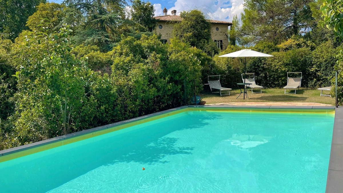 San Brizio Villa | ecstatic views all around - villa, pool plus grounds - pool house - 12 guests